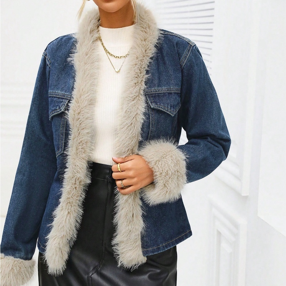 Women's Denim Jacket With Fleece Collar